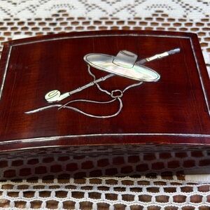 Lacquered box with MOP inlaid hat & pipe
